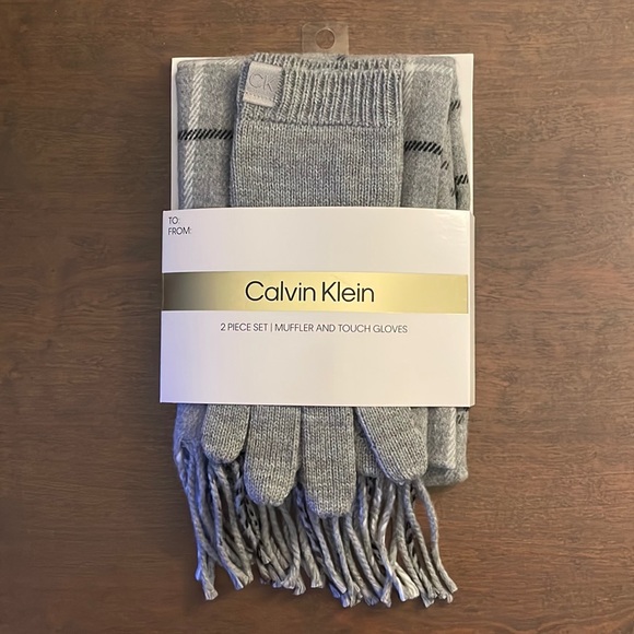 Calvin Klein 2 piece set - Picture 4 of 9